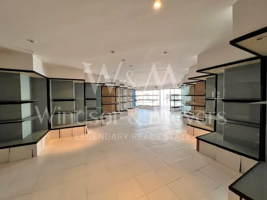 Local en venta en Santa Eulària des Riu con Aire acondicionado