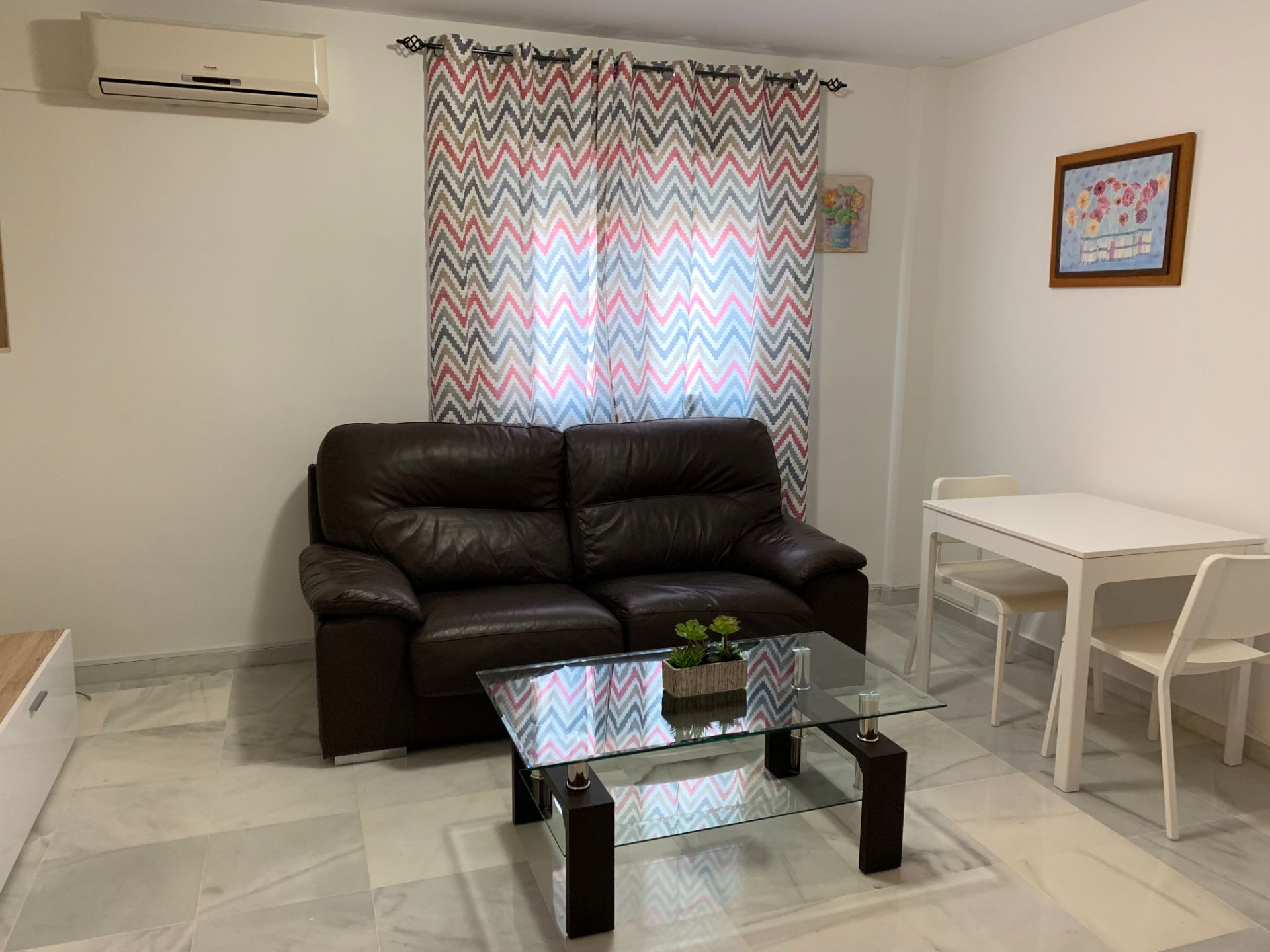 Living room of Flat for rent in La Línea de la Concepción  with Furnished, Washing machine and Microwave