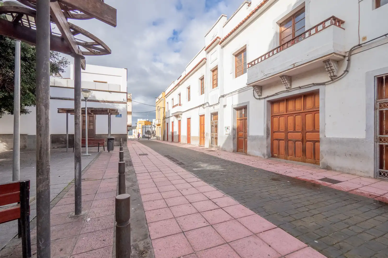 Vista exterior de Casa o xalet en venda en Arucas amb Terrassa, Traster i Balcó