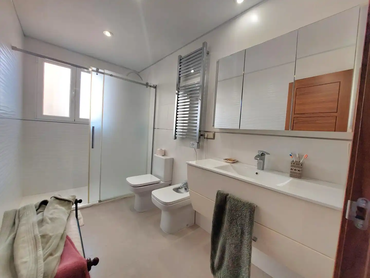 Badezimmer von Dachboden zum Verkauf in Águilas mit Klimaanlage, Heizung und Terrasse