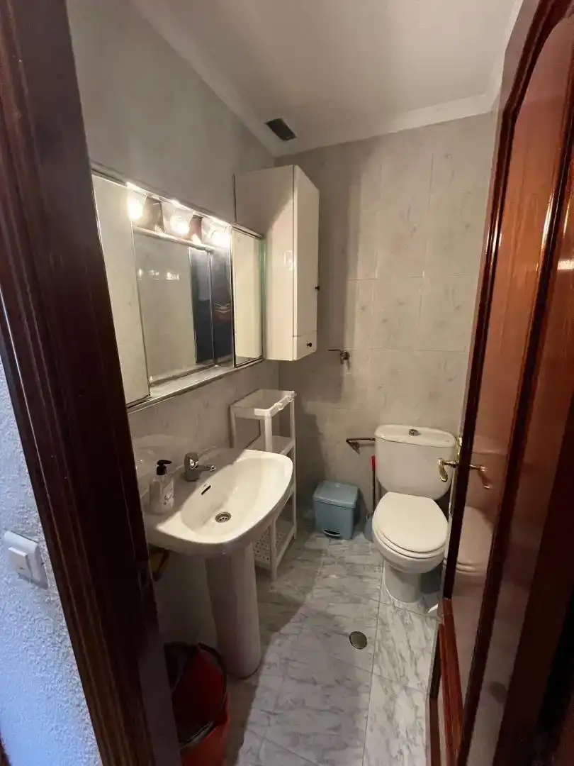 Badezimmer von Wohnung zur Miete in  Granada Capital