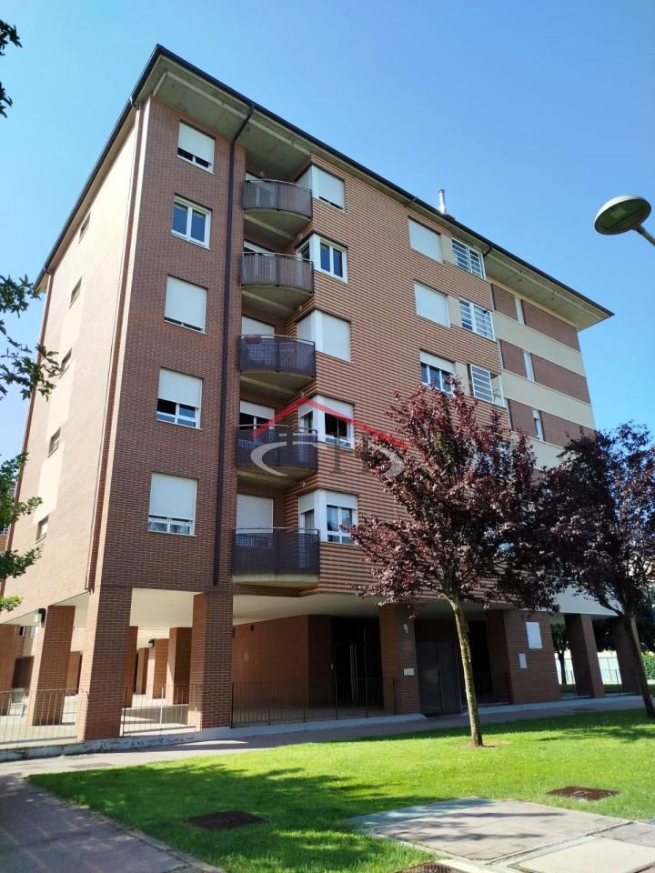 Exterior view of Apartment to rent in León Capital   with Heating, Parquet flooring and Terrace