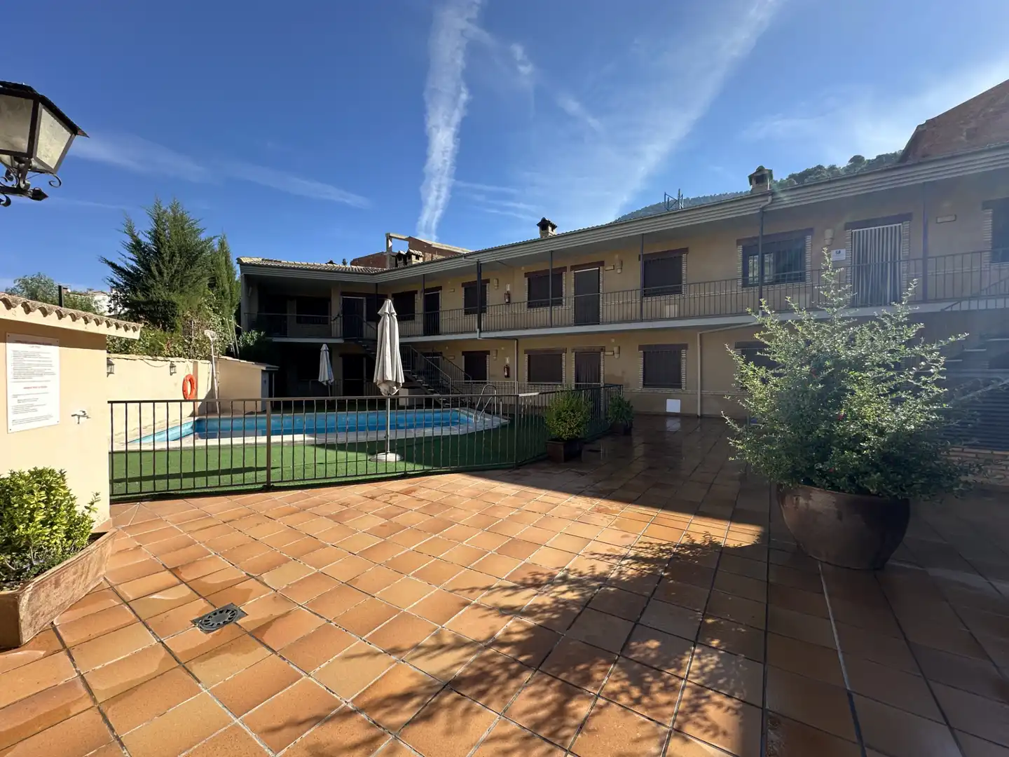 Vista exterior de Pis en venda en La Iruela amb Aire condicionat, Traster i Piscina comunitària