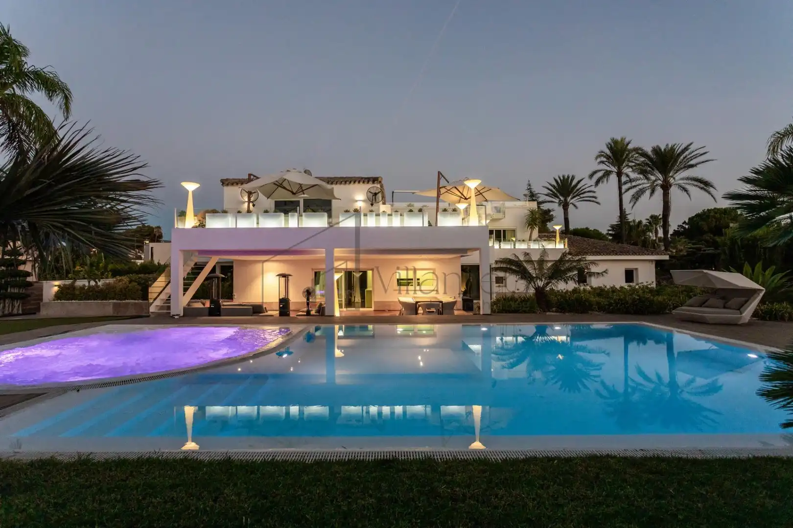 Swimming pool of Houses for sale in L'Eliana  with Air Conditioner, Private garden and Terrace