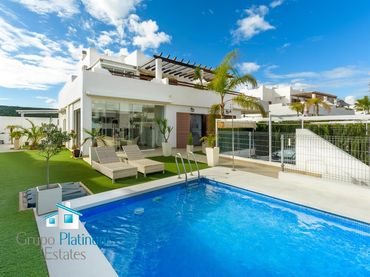 Maison mitoyenne avec piscine à vendre à San Juan de los Terreros