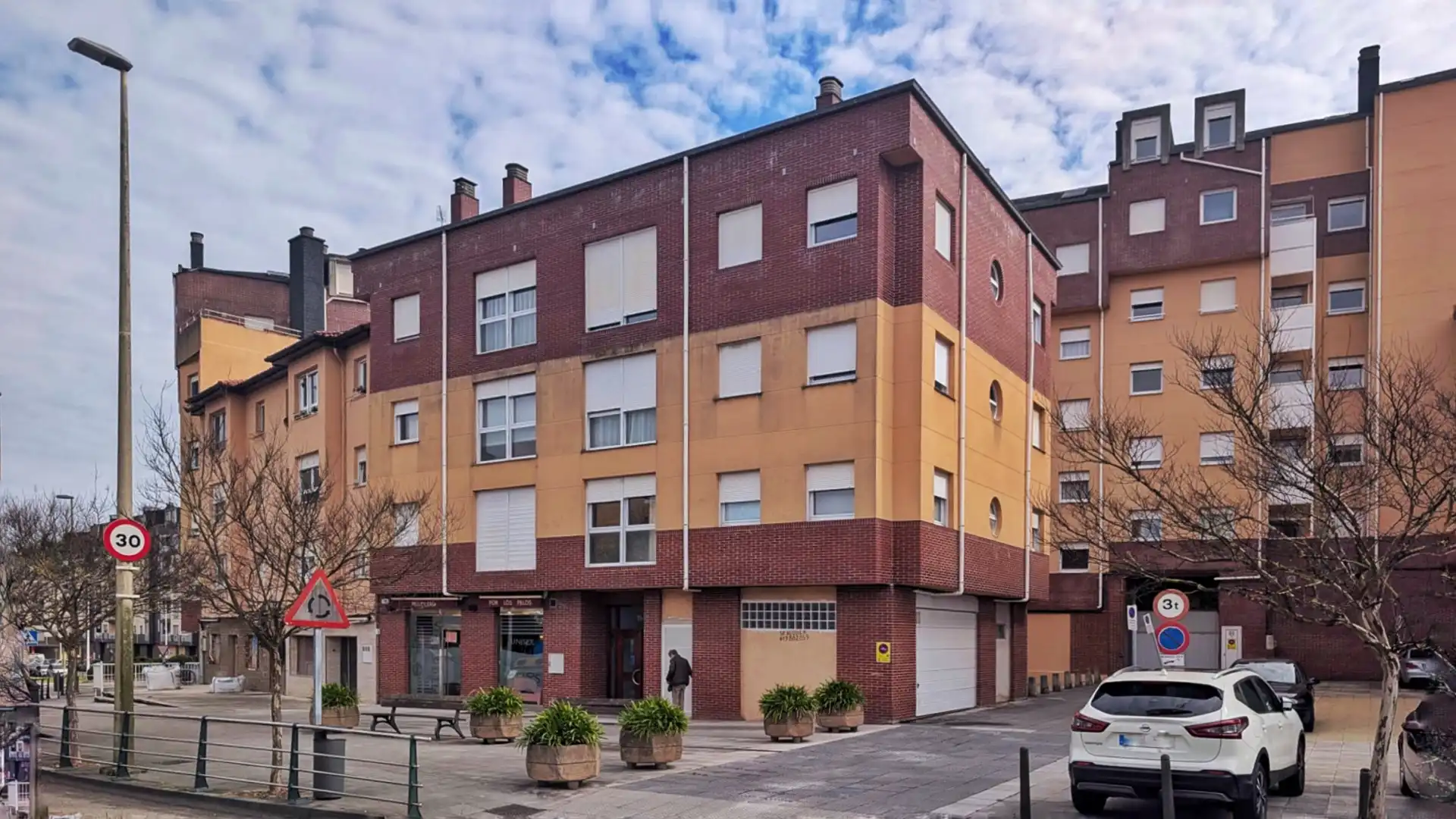 Außenansicht von Wohnung zum Verkauf in Torrelavega  mit Heizung