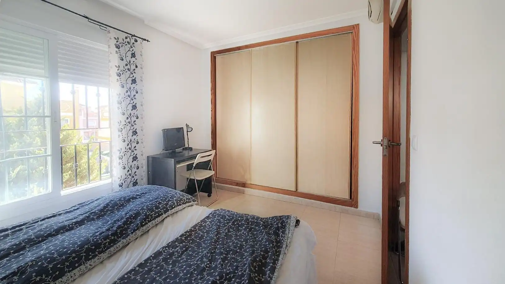 Schlafzimmer von Einfamilien-Reihenhaus zum Verkauf in Pulpí mit Klimaanlage und Gemeinschaftspool