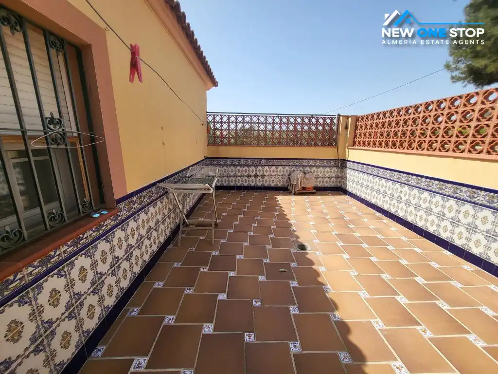 Terrassa de Casa adosada en venda en Cuevas del Almanzora amb Aire condicionat, Calefacció i Jardí privat