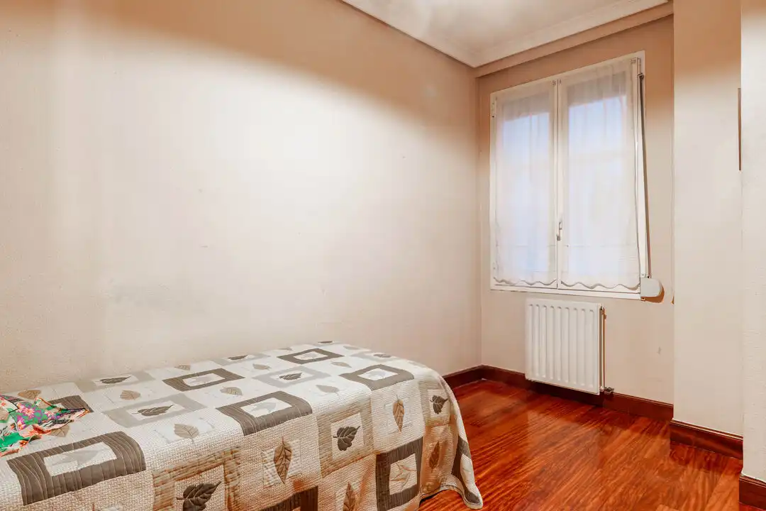 Bedroom of Flat for sale in Donostia - San Sebastián   with Heating, Balcony and Alarm