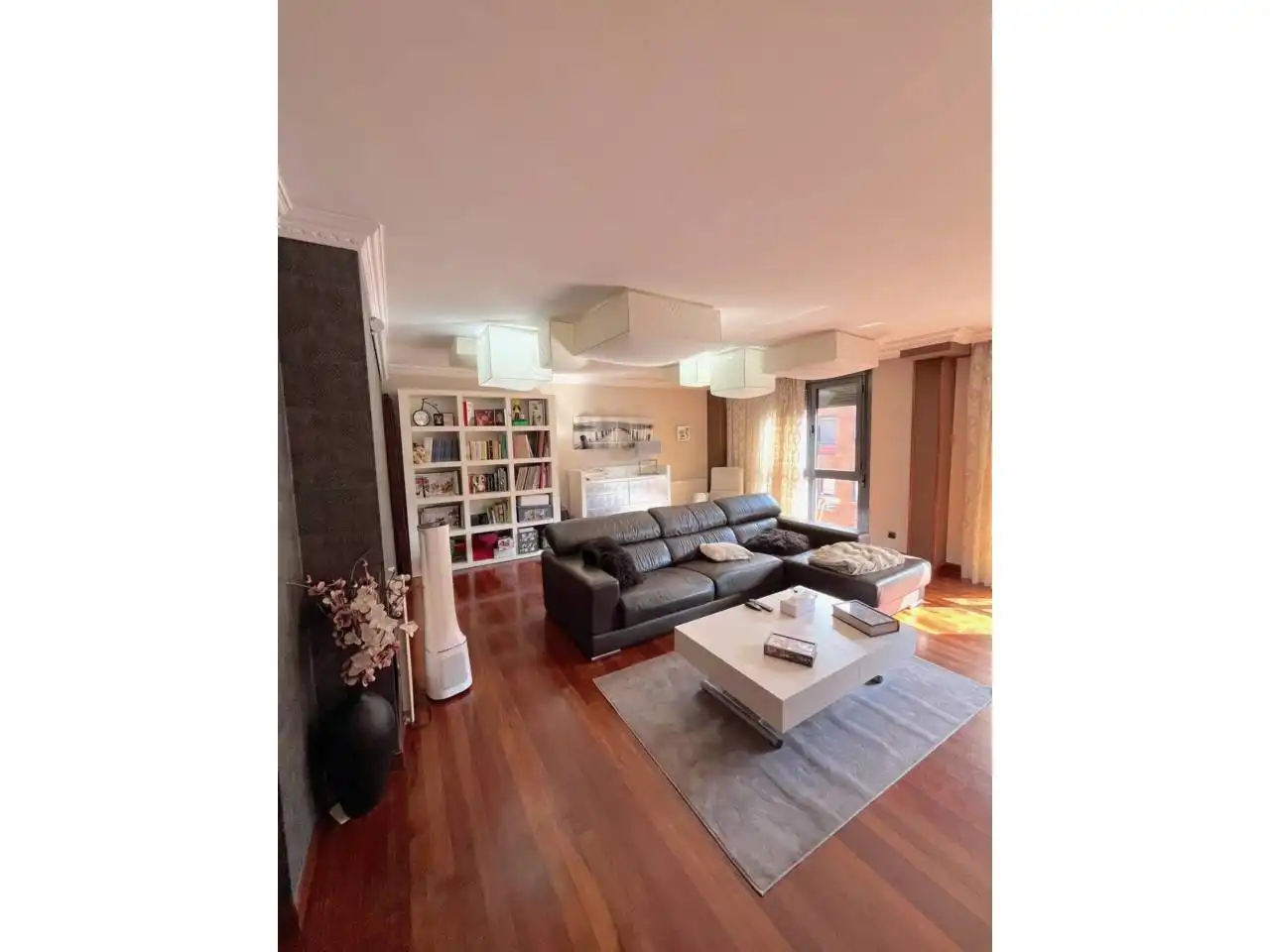 Sala d'estar de Dúplex en venda en Leioa amb Calefacció, Parquet i Terrassa