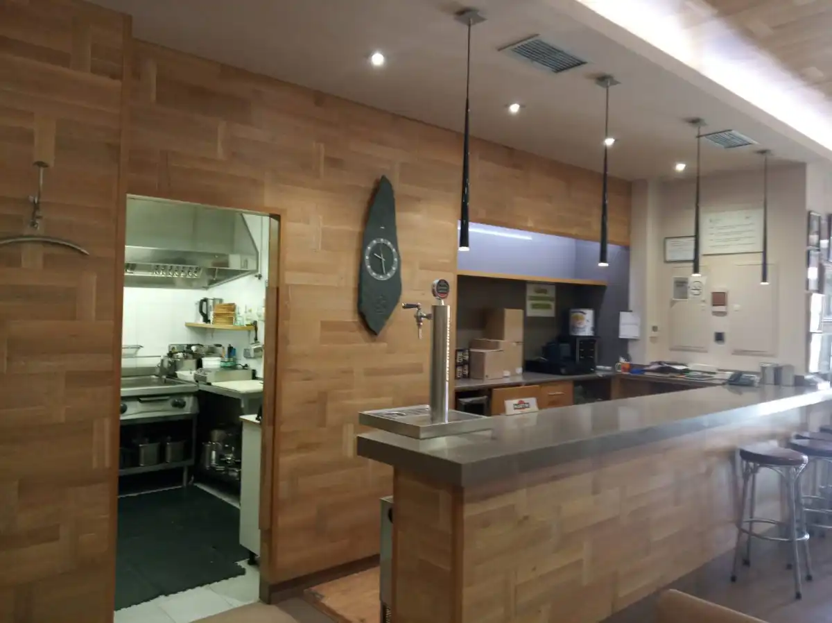 Cuina de Local en venda en Malpica de Bergantiños amb Aire condicionat i Moblat