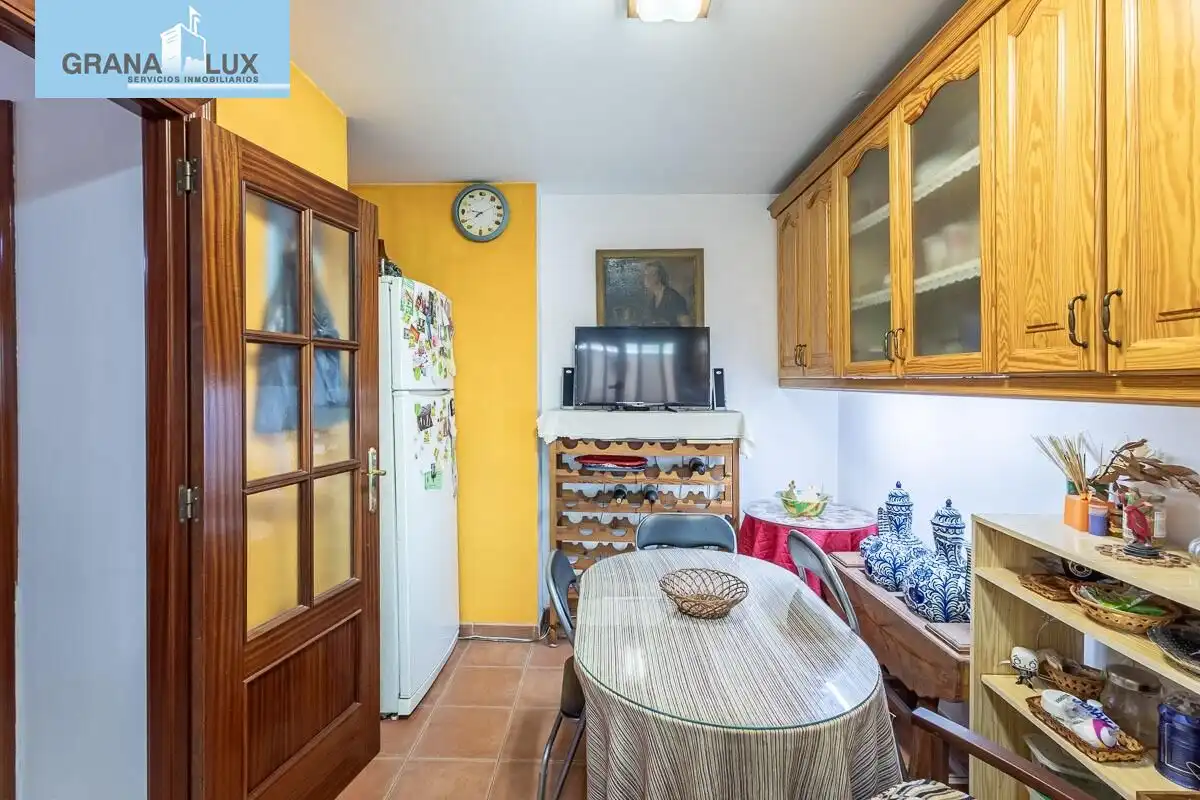 Casa aparellada amb terrassa en venda a Camino CEMENTERIO, imagen 15