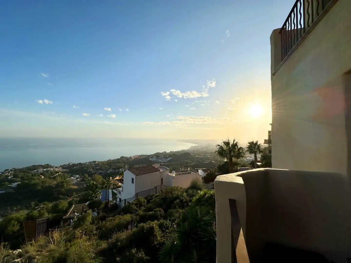 Vista exterior de Piso en venta en Benalmádena con Calefacción, Terraza y Piscina comunitaria