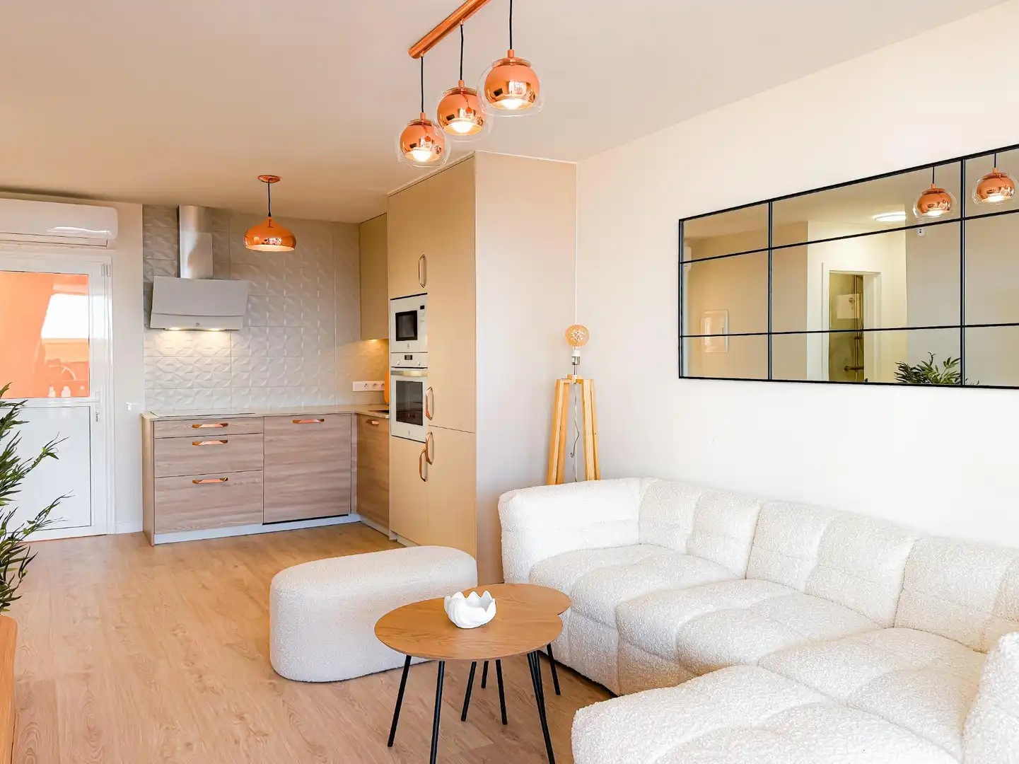 Sala d'estar de Apartament en venda en Adeje amb Aire condicionat, Jardí privat i Terrassa