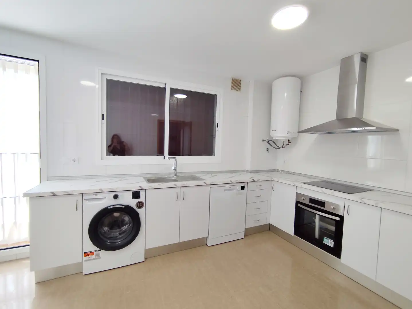 Cocina de Casa o chalet de alquiler en Sanlúcar de Barrameda con Terraza, Piscina y Amueblado