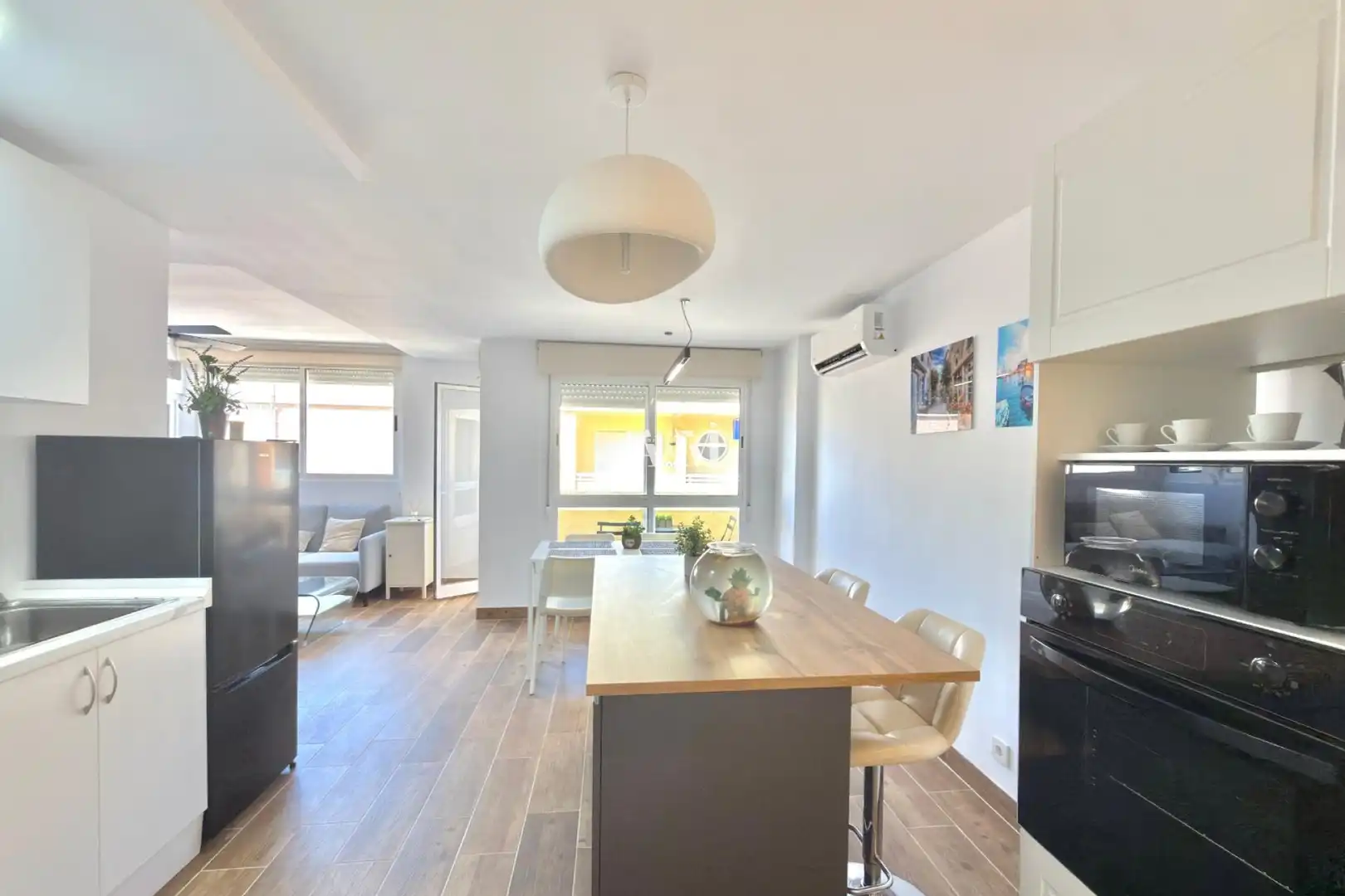 Außenansicht von Wohnung zur Miete in Guardamar del Segura mit Klimaanlage, Heizung und Terrasse
