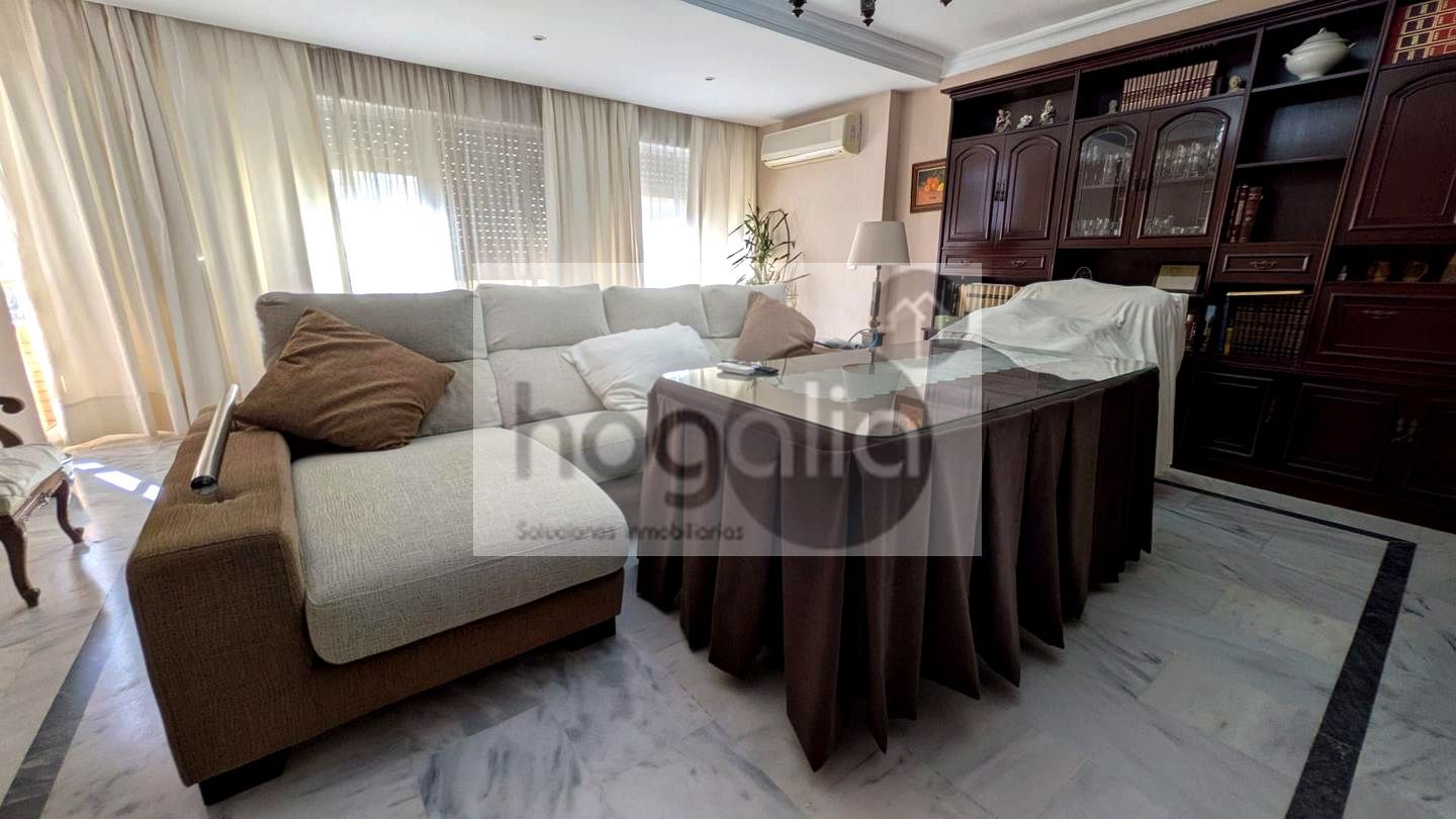 Sala de estar de Piso en venta en  Sevilla Capital con Aire acondicionado, Terraza y Trastero
