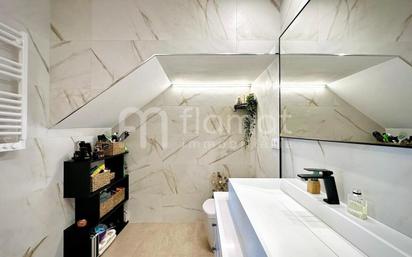 Bathroom of House or chalet for sale in Castelló d'Empúries  with Air Conditioner and Terrace