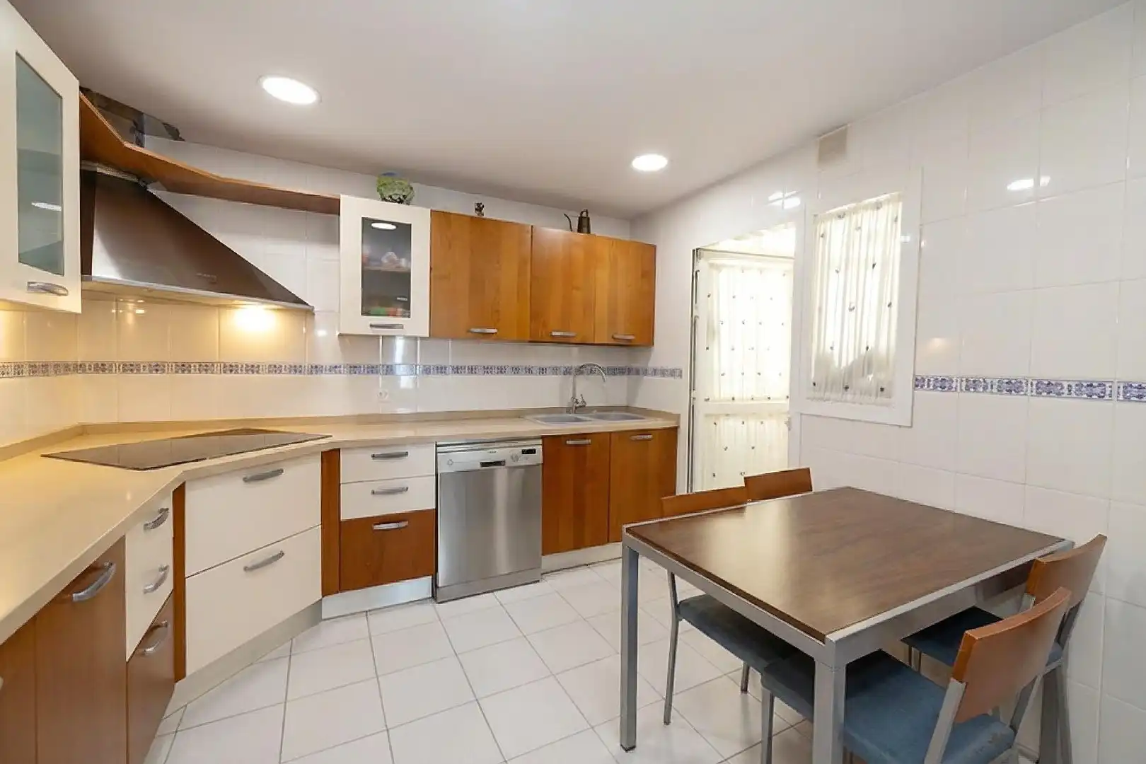 Cuina de Pis en venda en Málaga amb Aire condicionat, Calefacció i Jardí privat