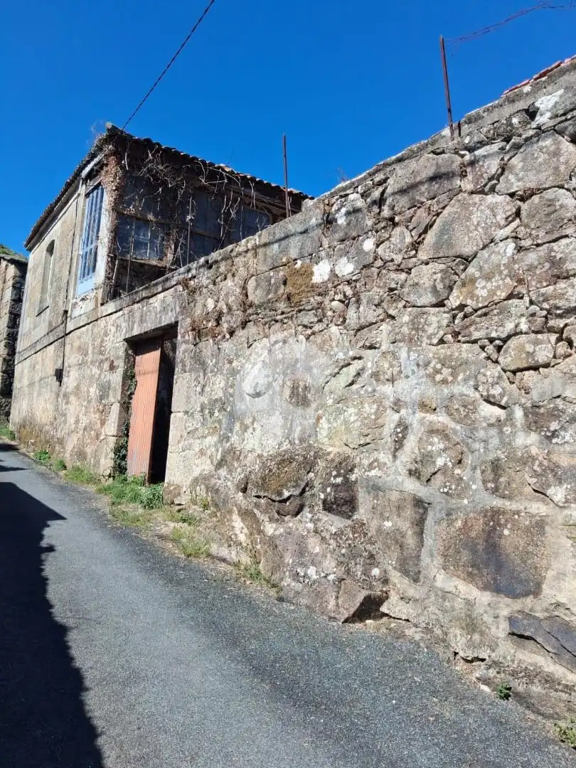 Casa amb jardí en venda a Entrimo