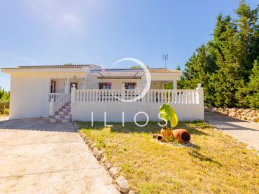 Chalet con balcón en venta en Plaça Diseminados