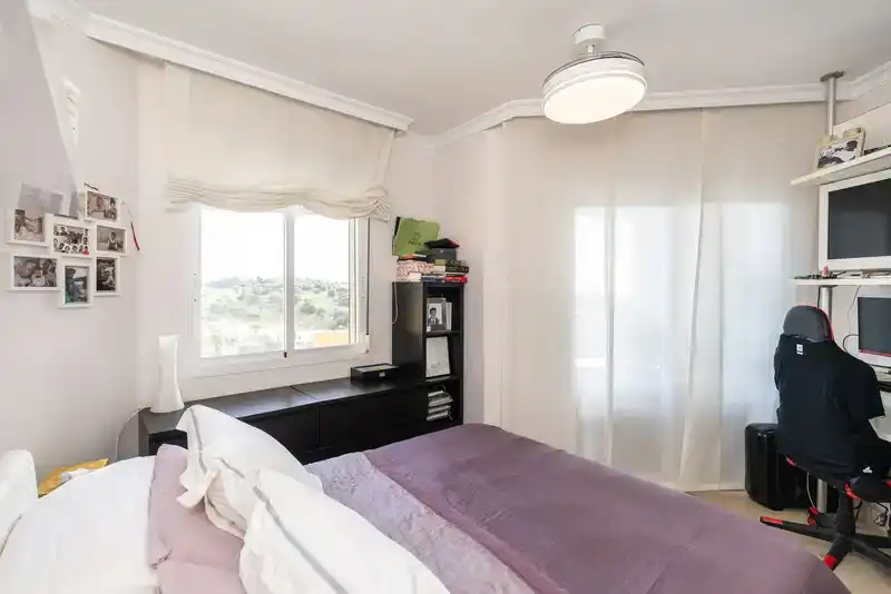 Habitación de Ático en venta en Estepona con Aire acondicionado y Piscina