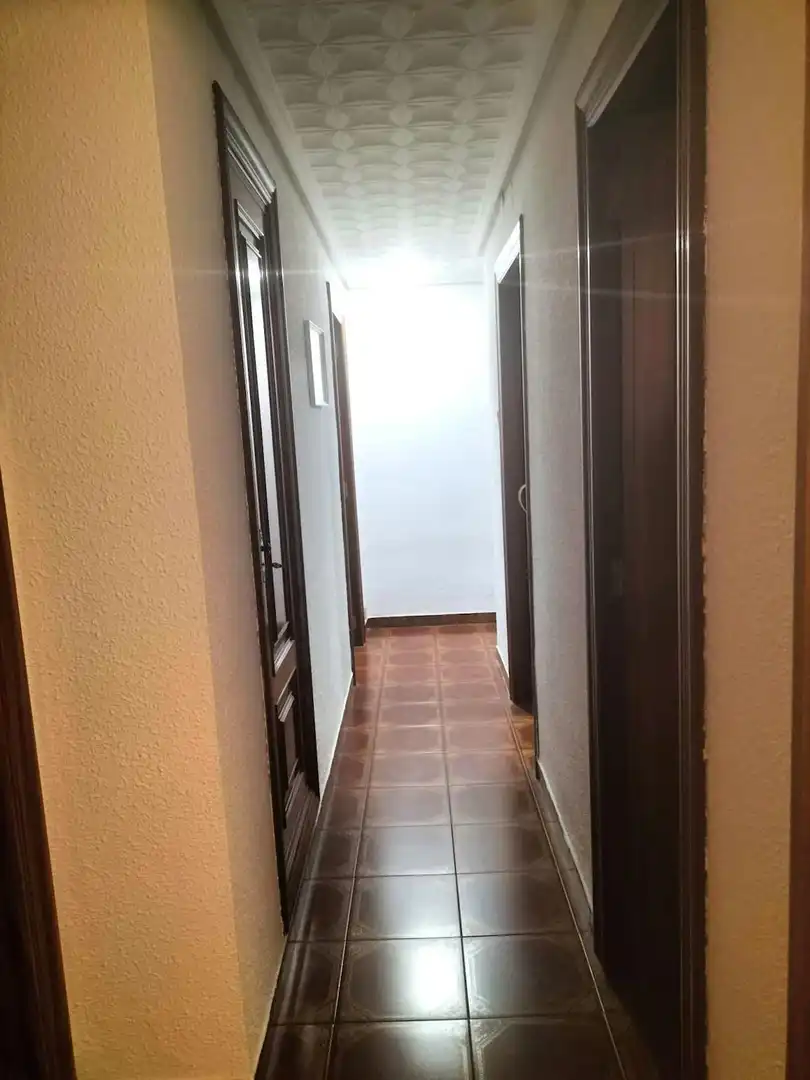 Flat for share in Valencia  with Air Conditioner, Heating and Furnished