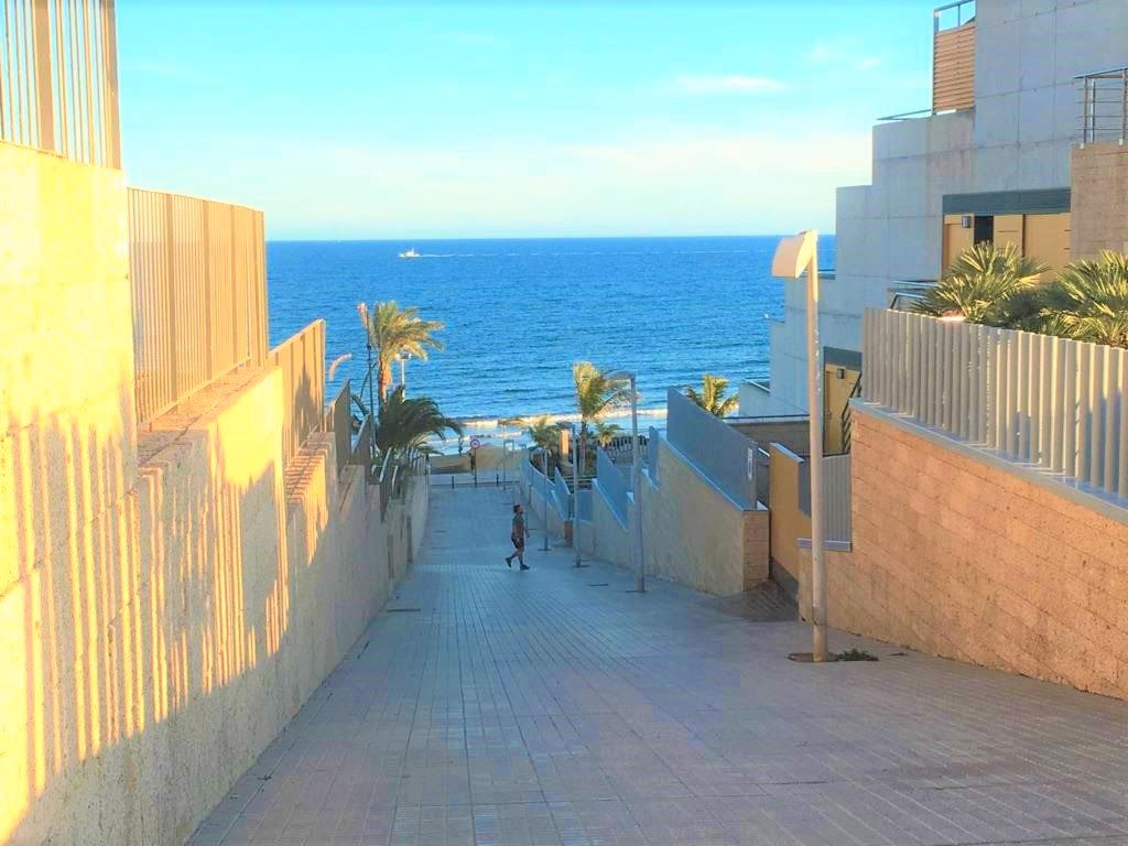 Vista exterior de Apartamento en venta en Granadilla de Abona con Terraza, Trastero y Amueblado