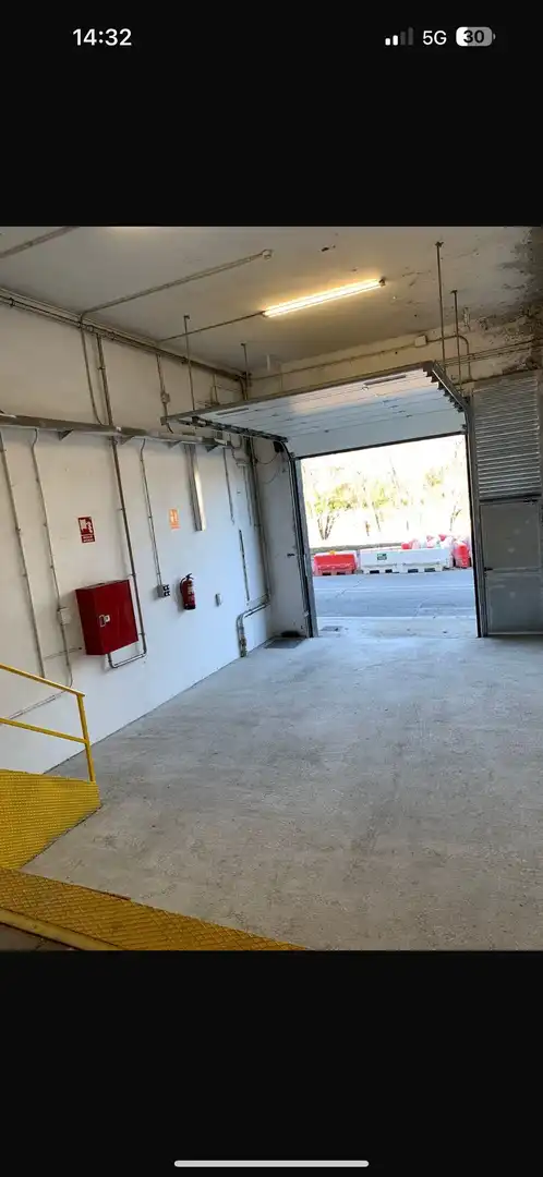 Nave industrial en venta en Cerdanyola del Vallès
