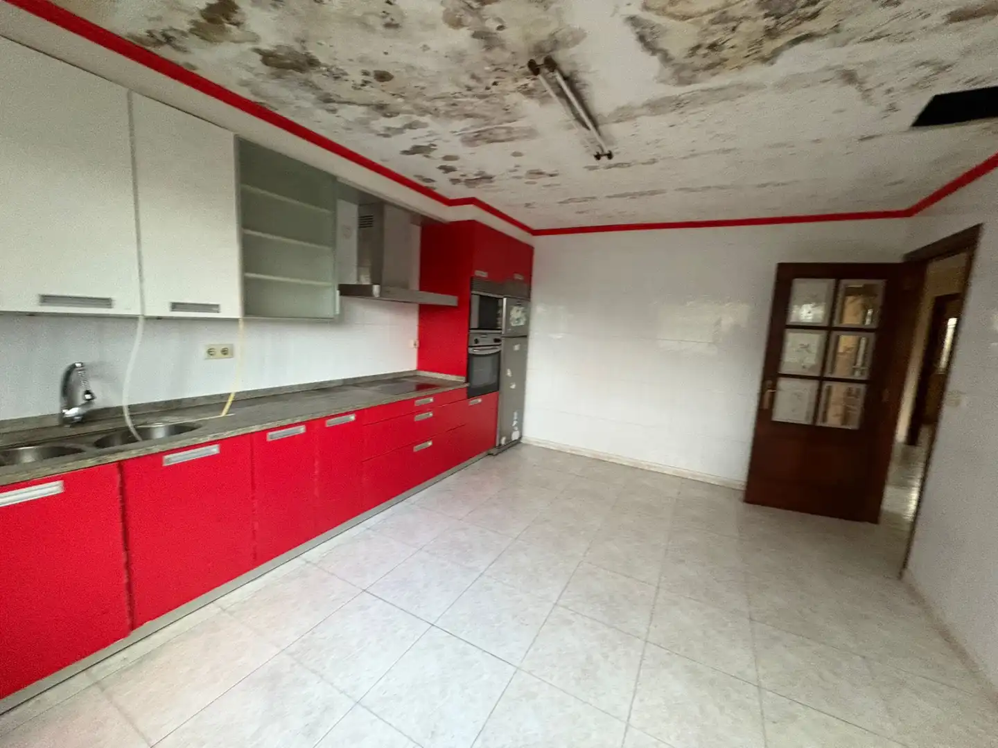 Cuina de Casa o xalet en venda en Cabana de Bergantiños amb Balcó
