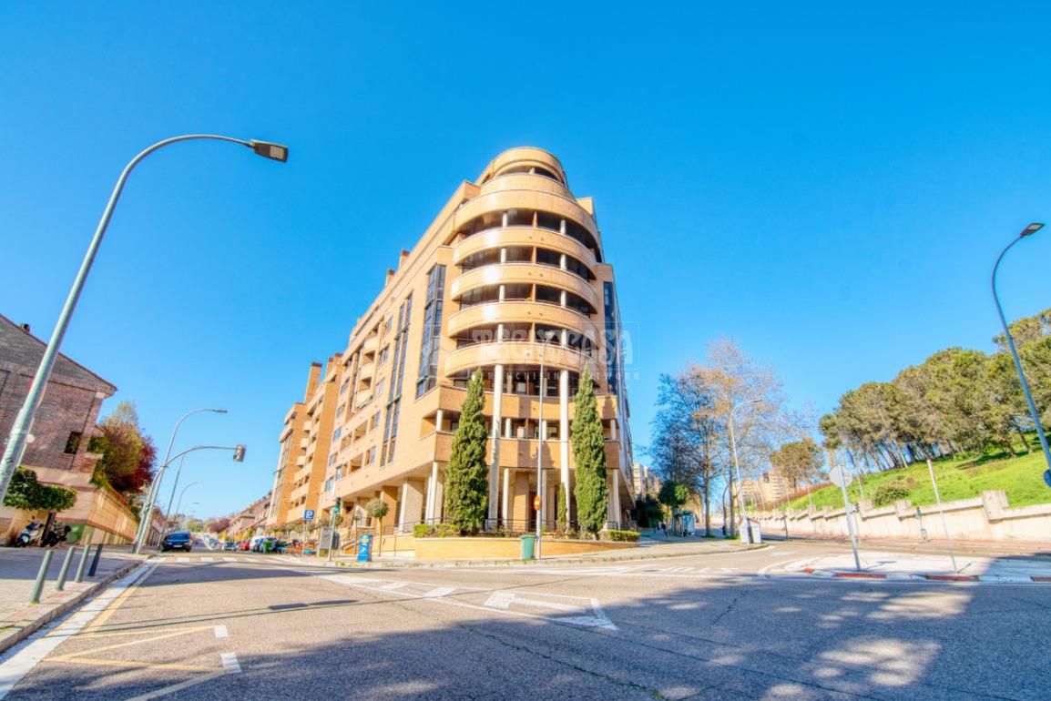 Vista exterior de Pis en venda en Valladolid Capital amb Piscina comunitària