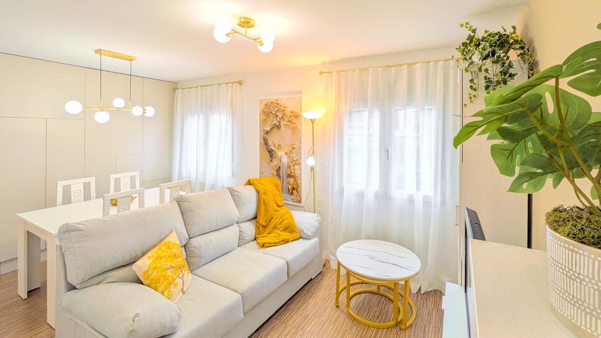 Sala de estar de Piso de alquiler en Santander con Calefacción y Amueblado