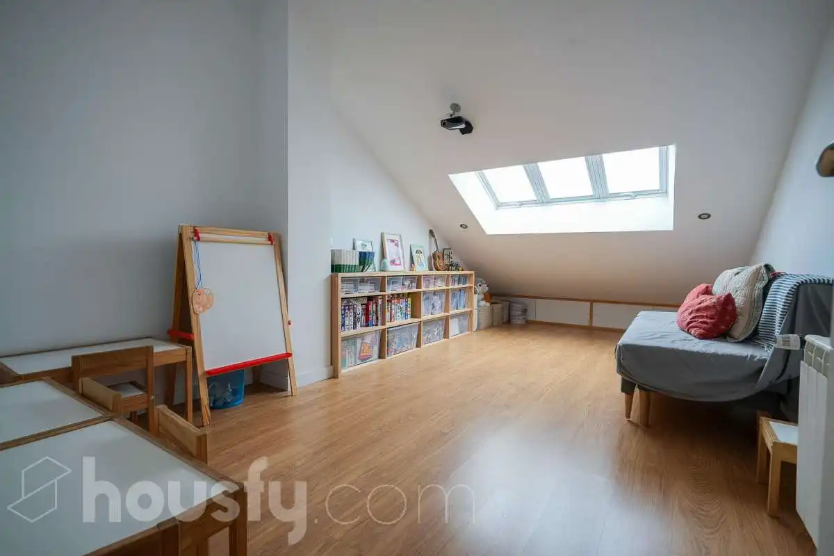 Schlafzimmer von Einfamilien-Reihenhaus zum Verkauf in San Sebastián de los Reyes mit Klimaanlage, Heizung und Terrasse