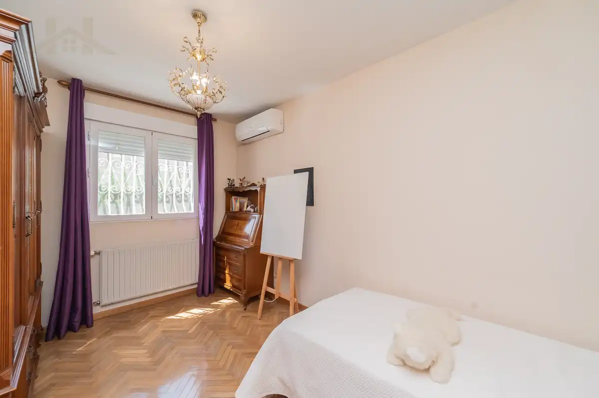 Bedroom of Houses for sale in Arroyomolinos (Madrid)  with Air Conditioner, Heating and Private garden
