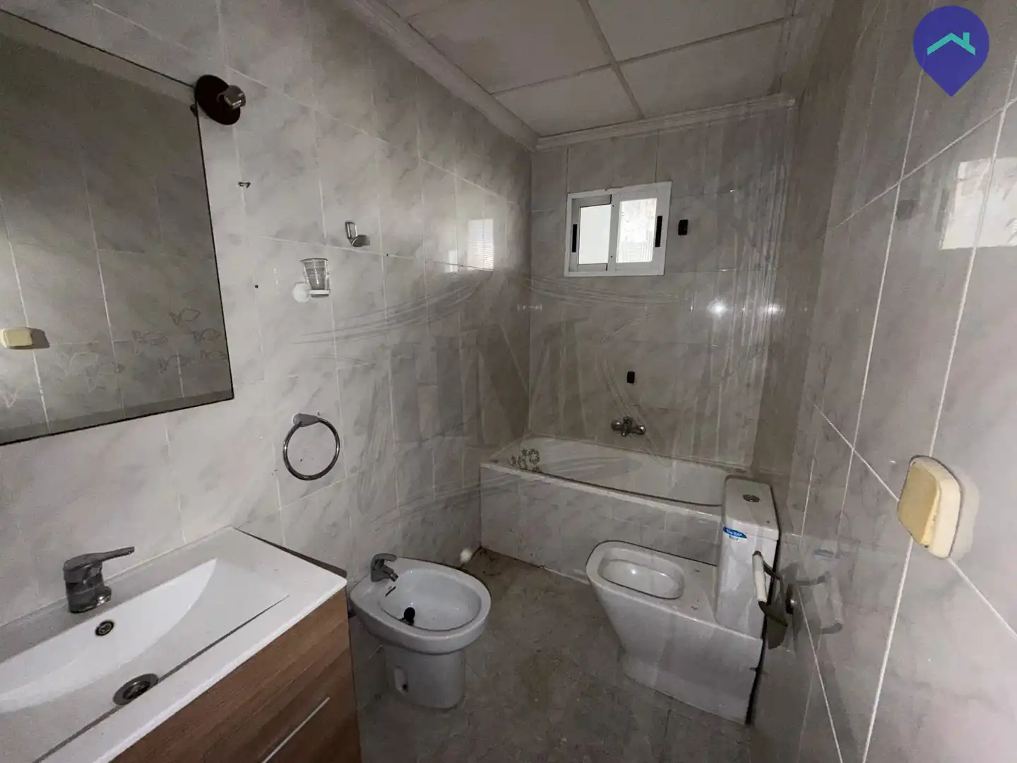 Bathroom of Flat for sale in Valencia  with Storage room and Alarm