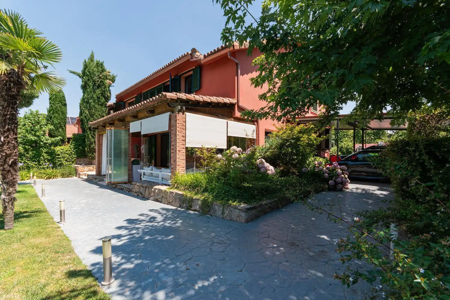 Einfamilien-Reihenhaus zum Verkauf in Boadilla del Monte mit Klimaanlage, Heizung und Abstellraum