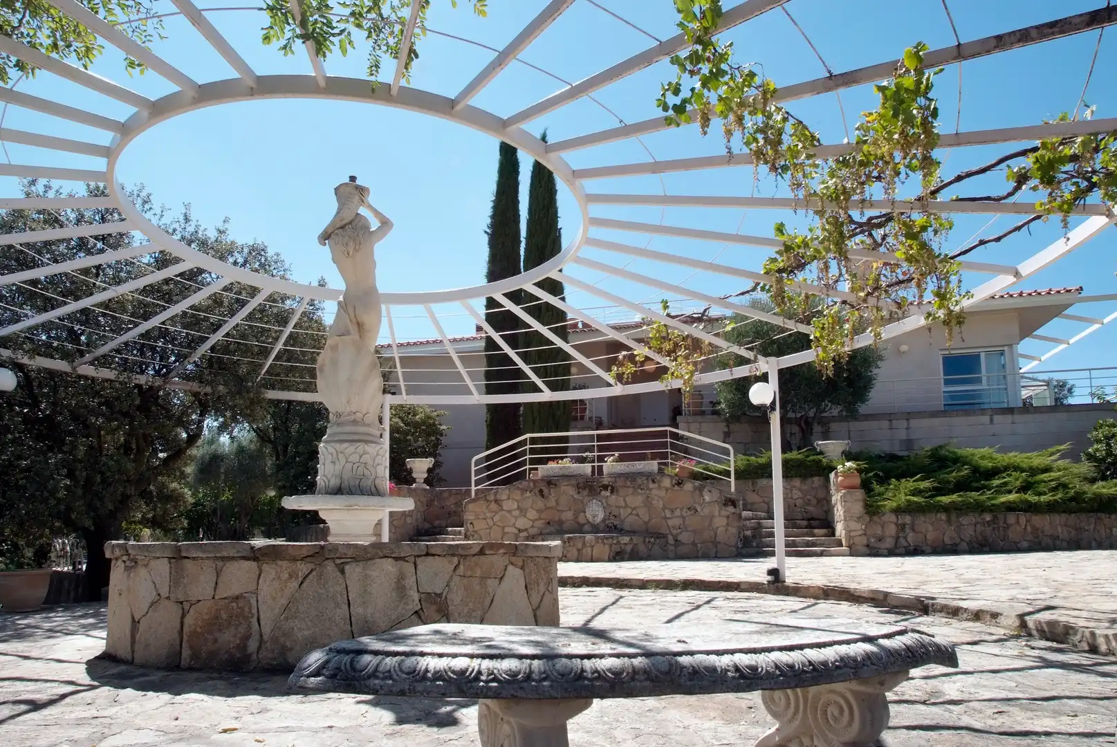 Terrassa de Casa o xalet en venda en Ciudalcampo amb Jardí privat, Piscina i Jacuzzi