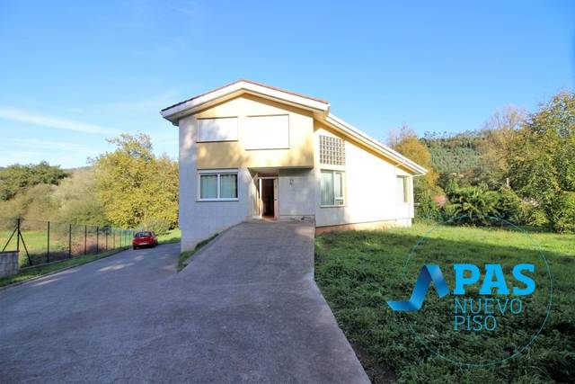 Casa-chalet en Venta en Barrio Ceceñas-Gamonal en Ceceñas - Hermosa