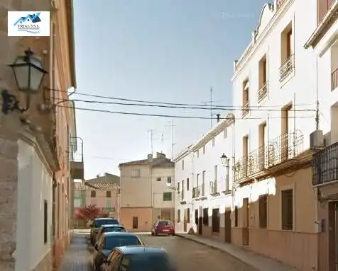 Vista exterior de Piso en venta en Caudete de las Fuentes