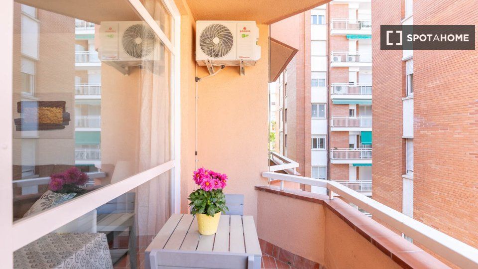 Balcony of Flat to rent in  Barcelona Capital  with Air Conditioner, Heating and Furnished