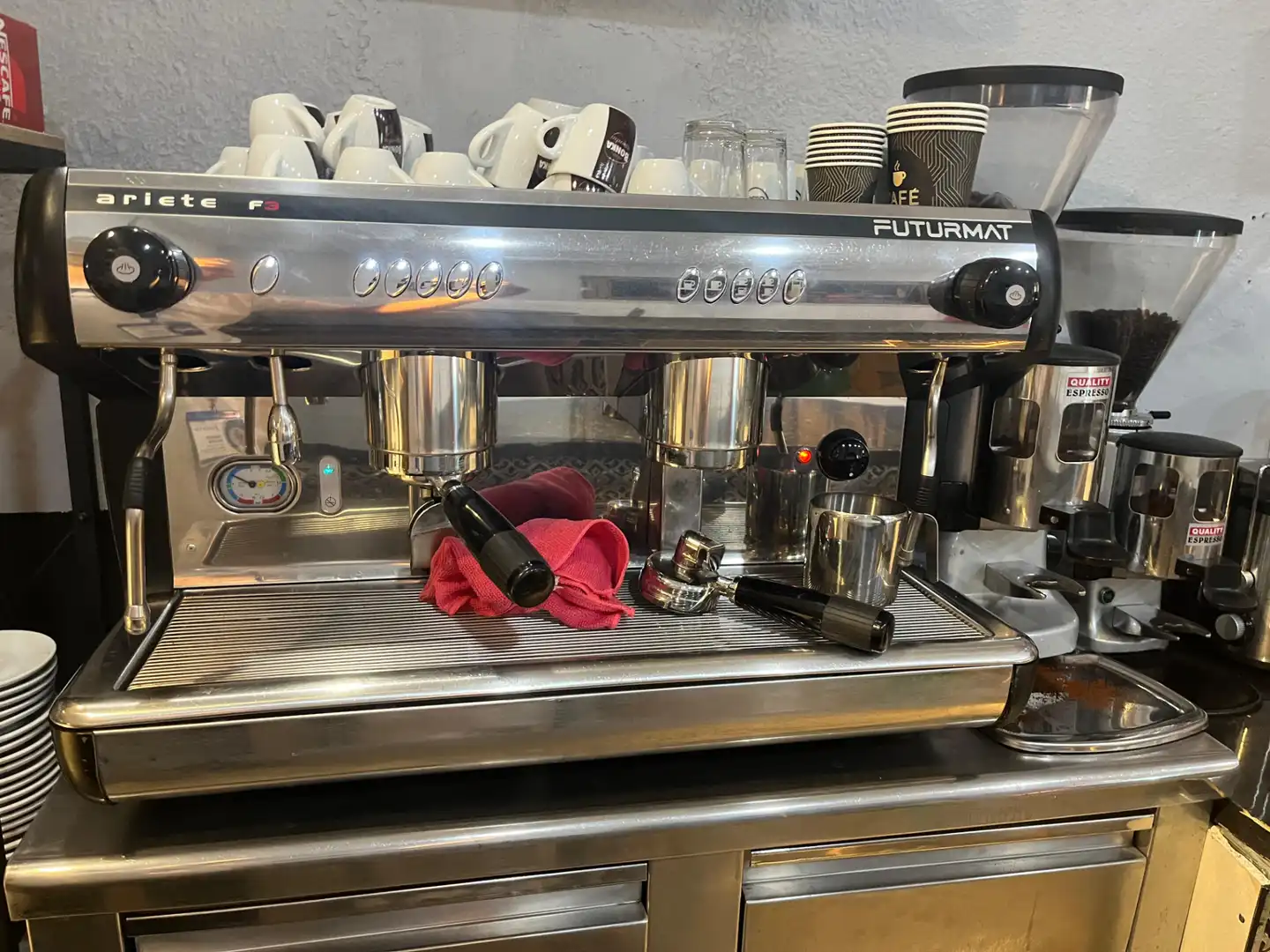 Local en traspaso en Barcelona con Aire acondicionado y Amueblado