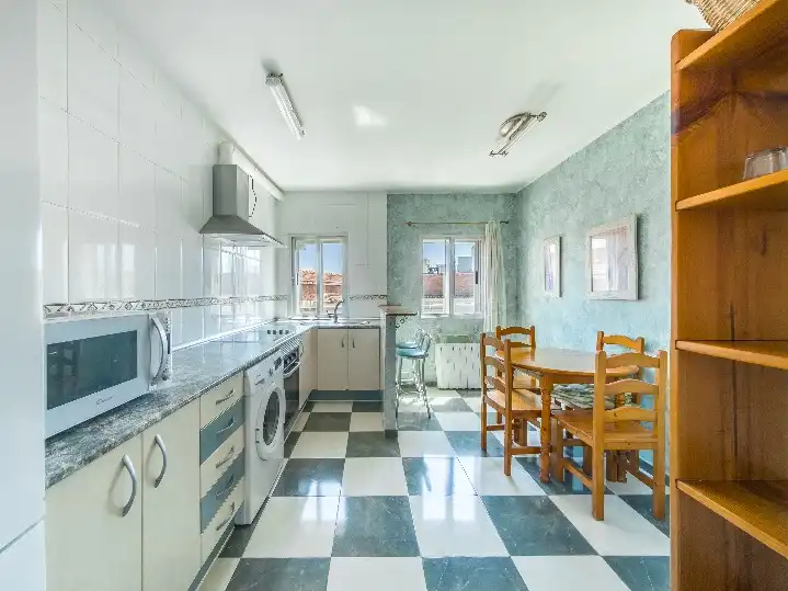 Wohnung zur Miete in Calle de Mateo García, Ventas