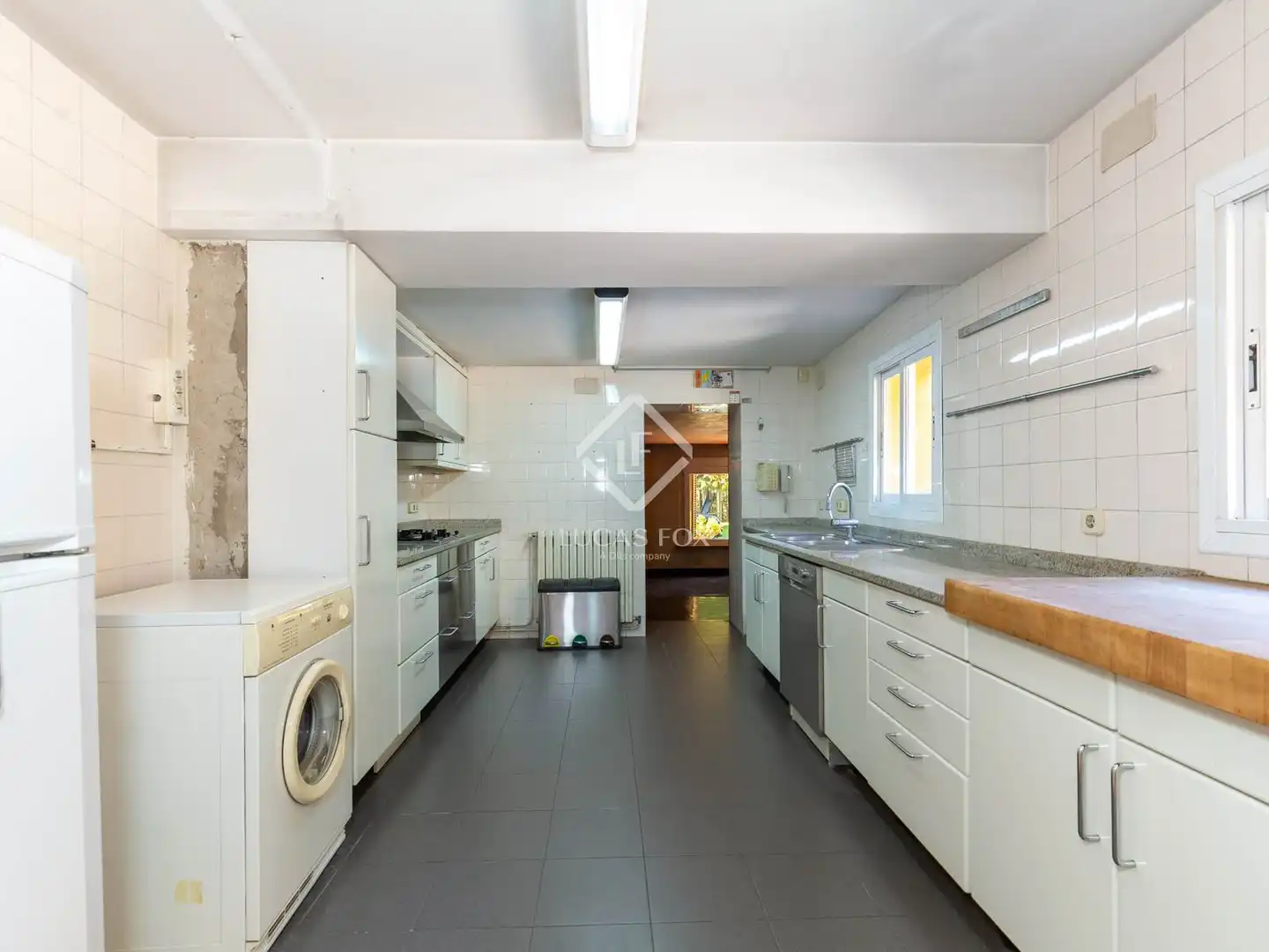 Kitchen of Houses for sale in Esplugues de Llobregat  with Air Conditioner, Heating and Private garden