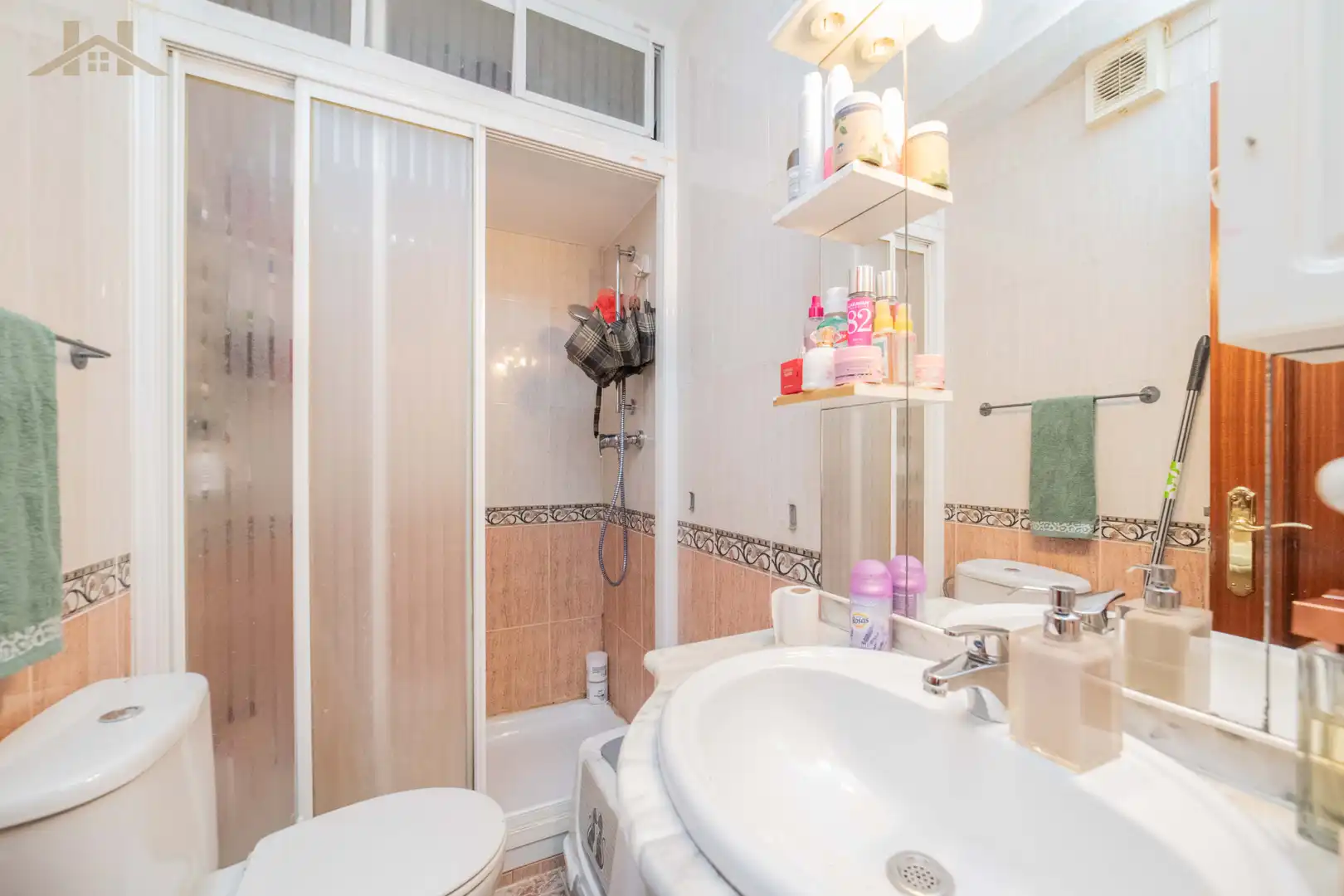 Baño de Piso de alquiler en Móstoles con Calefacción, Horno y Lavadora