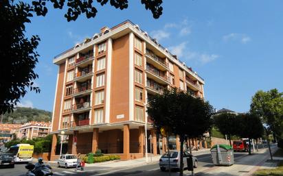 Exterior view of Flat for sale in Castro-Urdiales  with Heating, Terrace and Storage room