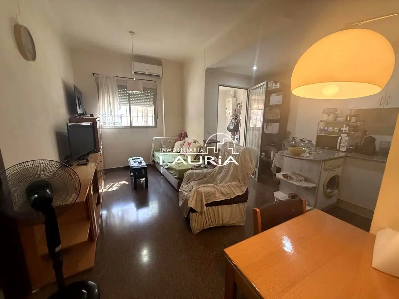 Exterior view of Ground floor for sale in Valencia  with Air Conditioner and Furnished
