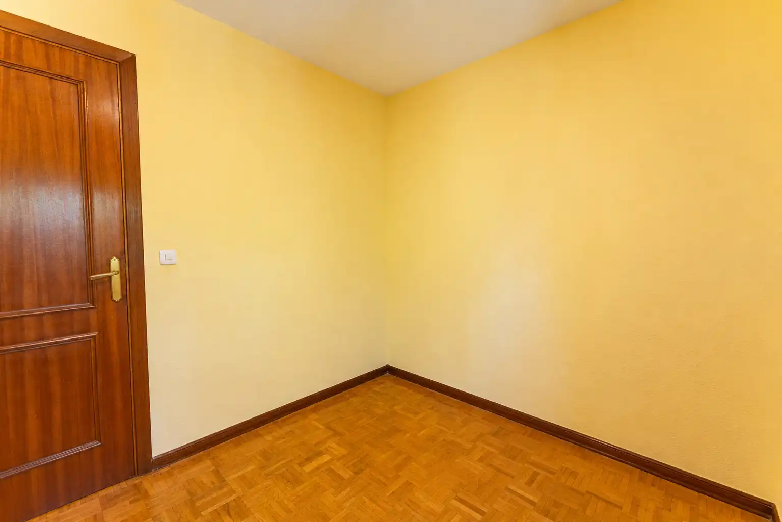 Habitación de Planta baja en venta en Torrelodones con Calefacción, Jardín privado y Parquet