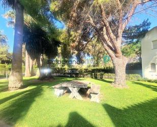 Jardí de Apartament de lloguer en Sotogrande amb Aire condicionat, Terrassa i Balcó