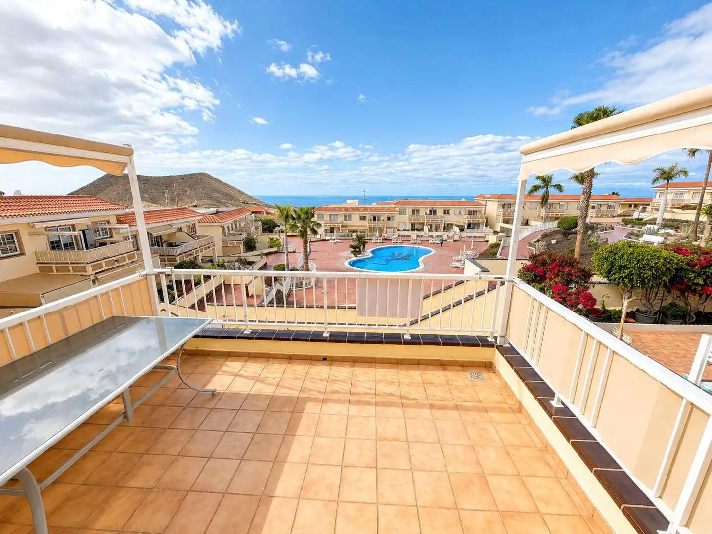 Terrasse von Wohnungen zum Verkauf in Arona mit Privatgarten, Terrasse und Möbliert