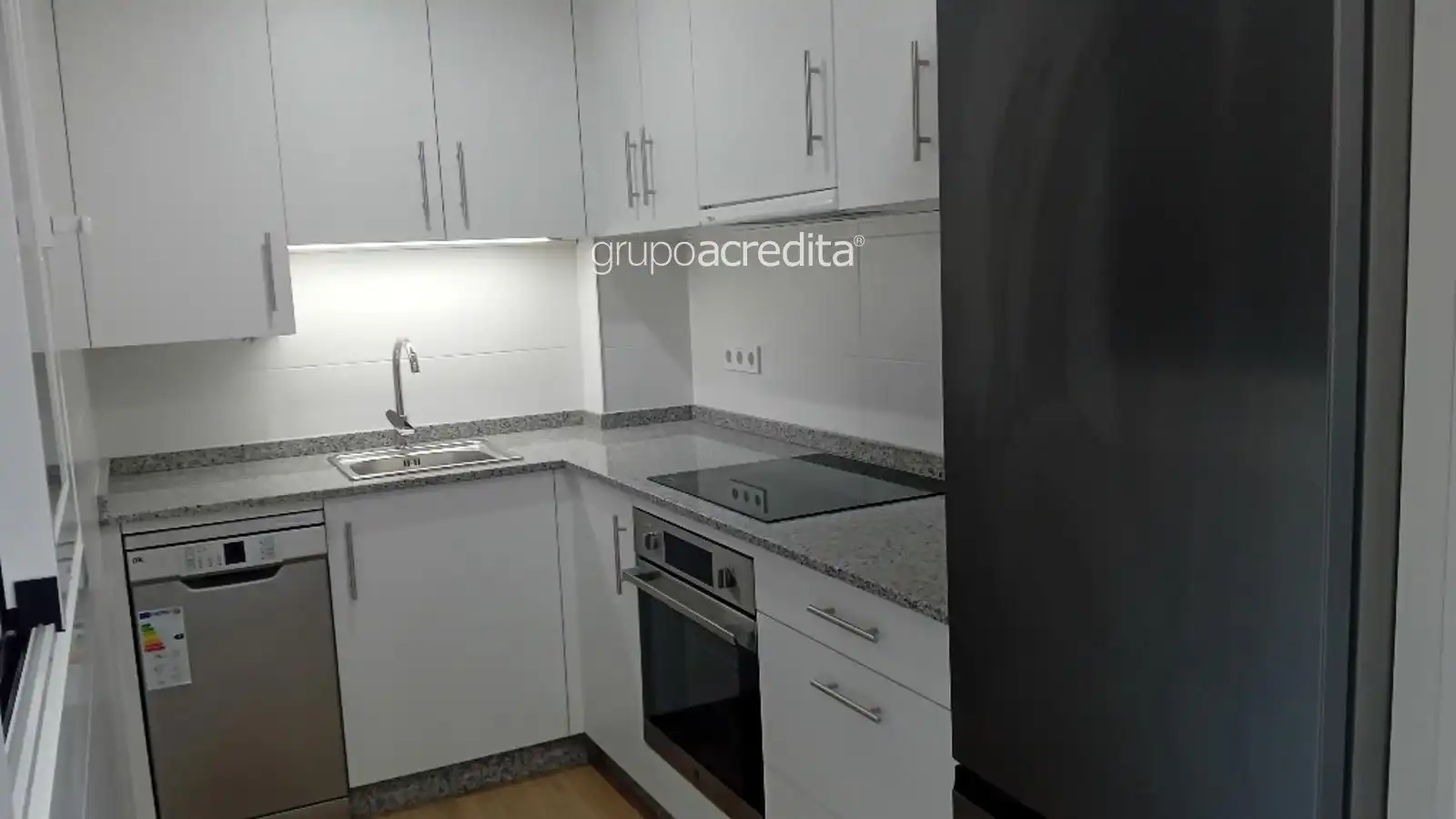 Kitchen of Flat for sale in Santiago de Compostela   with Heating, Storage room and Oven